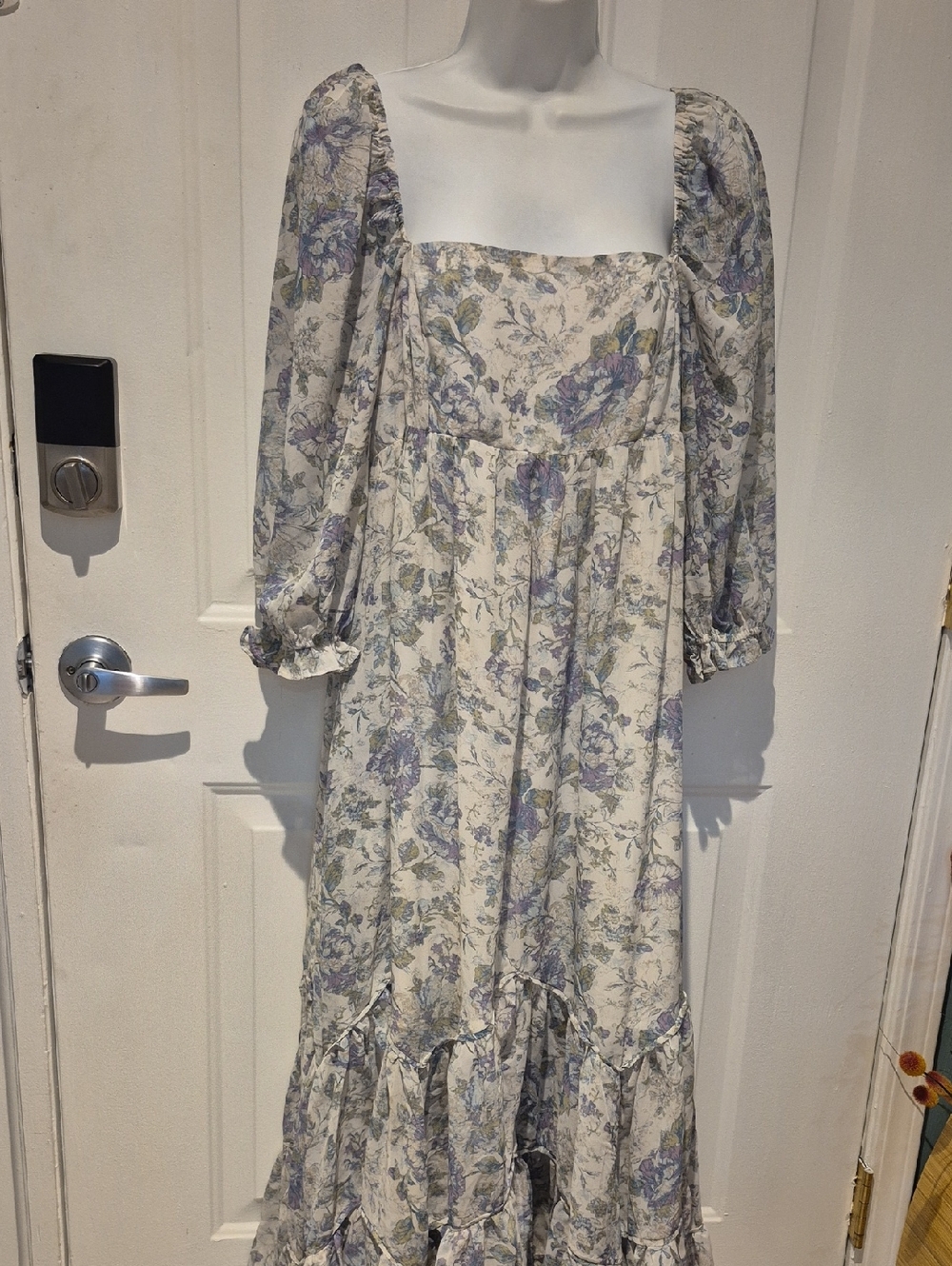 Storia Cream Tiered Maxi Dress with Lavender Floral Print. Sz L **READ**